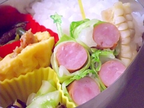 お弁当に ルクエでロールキャベツソーセージ